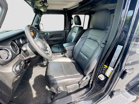 Used 2023 Jeep Wrangler Unlimited Sahara w/ Cold Weather Group AWD/4WD image 23