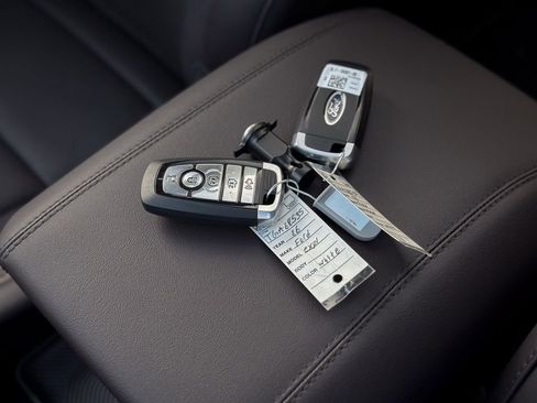 New 2026 Ford Explorer Platinum image 36