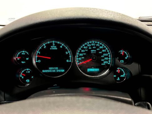 Used 2008 Chevrolet Suburban LTZ w/ LTZ Preferred Equipment Group AWD/4WD image 23