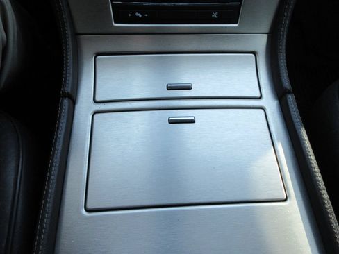 Used 2013 Cadillac Escalade Platinum AWD/4WD image 30