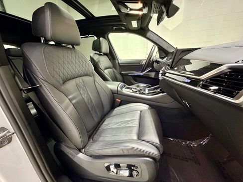 Used 2024 BMW X5 M60i AWD/4WD image 41