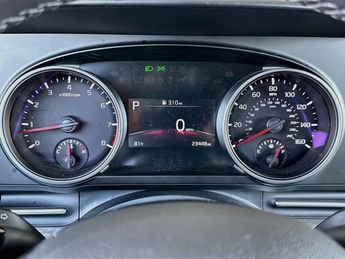 Used 2024 Kia Carnival LX FWD image 13