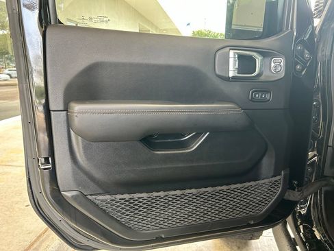 Used 2021 Jeep Wrangler Unlimited Rubicon AWD/4WD image 45