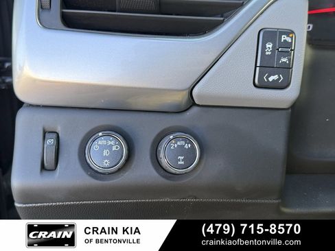 Used 2019 Chevrolet Suburban LT w/ LT Signature Package image 13