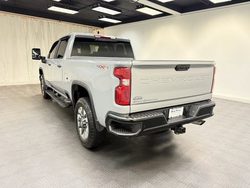 Used 2025 Chevrolet Silverado 2500 Custom w/ Custom Value Package image 3