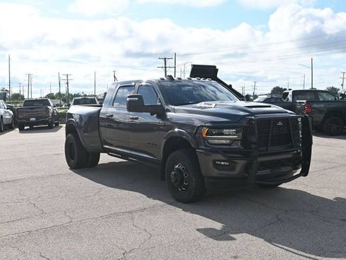 Used 2024 RAM 3500 Limited AWD/4WD image 3