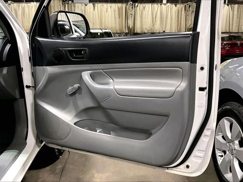 Used 2013 Toyota Tacoma 2WD Regular Cab image 18