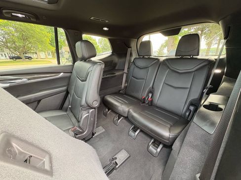 Used 2023 Cadillac XT6 Sport w/ Technology Package AWD/4WD image 28