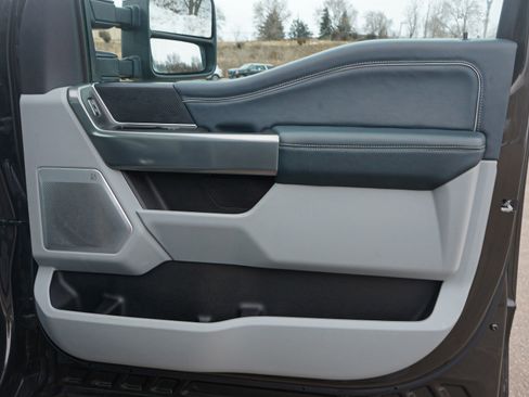 Used 2024 Ford F350 Limited w/ FX4 Off-Road Package AWD/4WD image 12