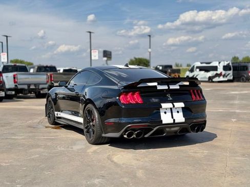 Used 2020 Ford Mustang Shelby GT500 w/ Technology Package RWD image 3