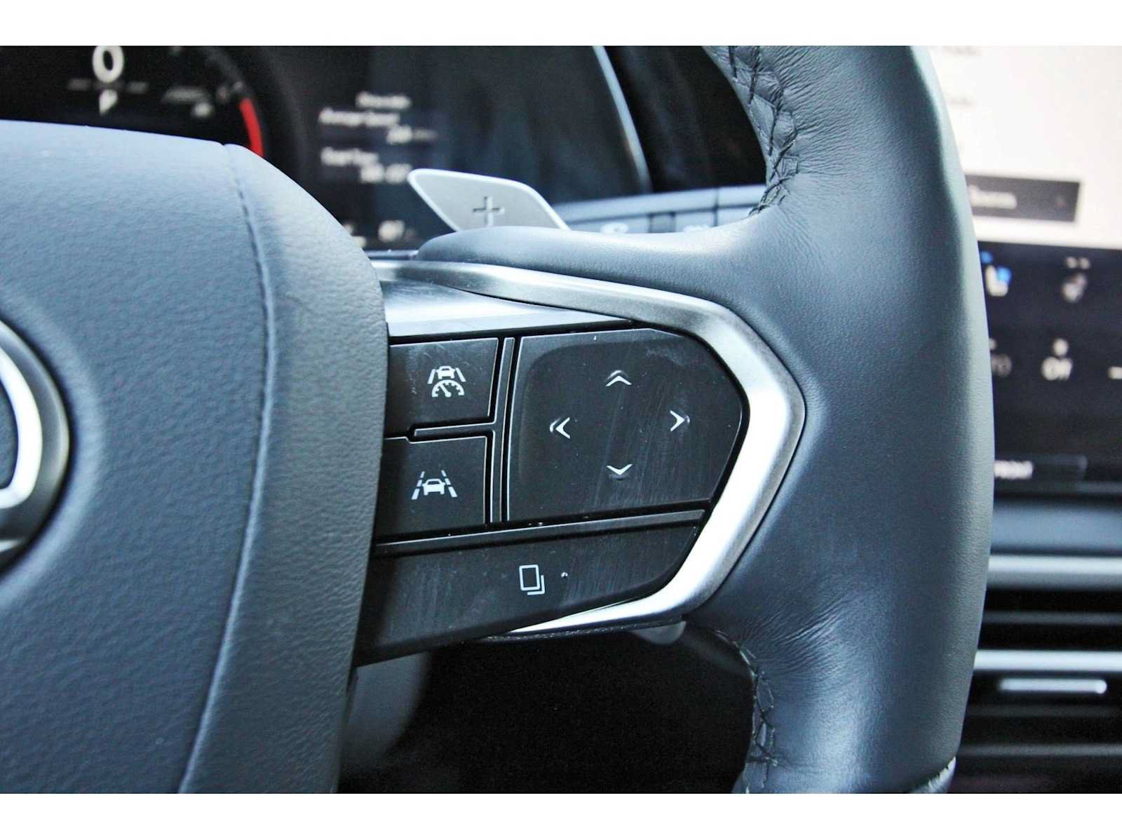 Used 2025 Lexus RX 350 Premium Plus w/ Convenience Package AWD/4WD image 16