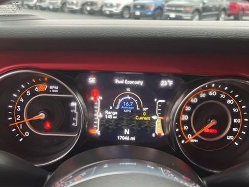 Used 2023 Jeep Wrangler Unlimited Rubicon w/ LED Lighting Group AWD/4WD image 15