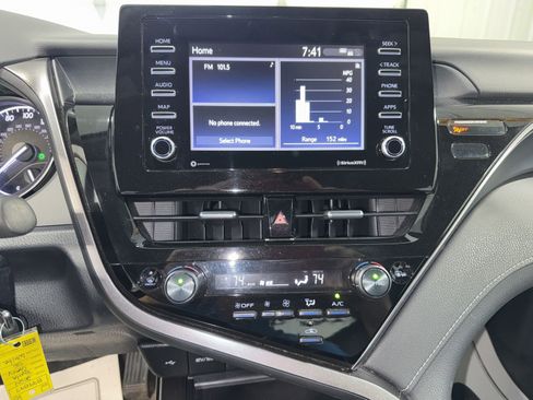 Used 2024 Toyota Camry SE FWD image 23