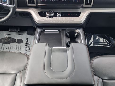 Used 2025 Ford Expedition Active RWD image 24