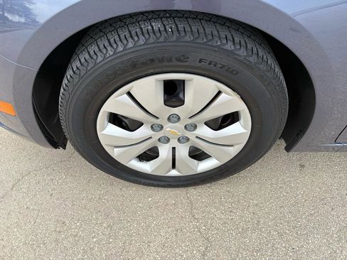 Used 2014 Chevrolet Cruze LS image 13