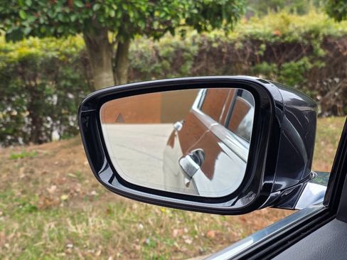 Used 2019 BMW 740i xDrive AWD/4WD image 42