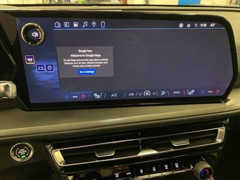 New 2026 Chevrolet Traverse LT w/ Enhanced Driving Package image 10