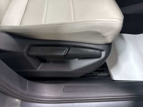 Used 2019 Volkswagen Tiguan SE w/ Panoramic Sunroof Package AWD/4WD image 40