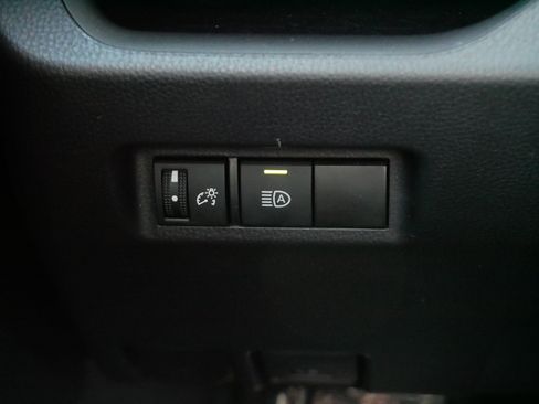Certified 2025 Toyota RAV4 XLE AWD/4WD image 27