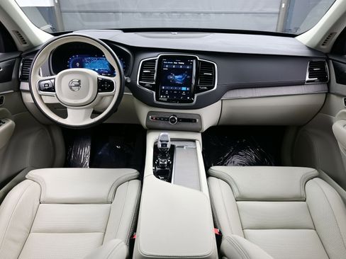 Used 2025 Volvo XC90 B6 Ultra w/ Protection Package image 19