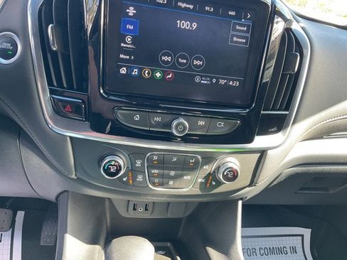 Used 2022 Chevrolet Traverse LT AWD/4WD image 17