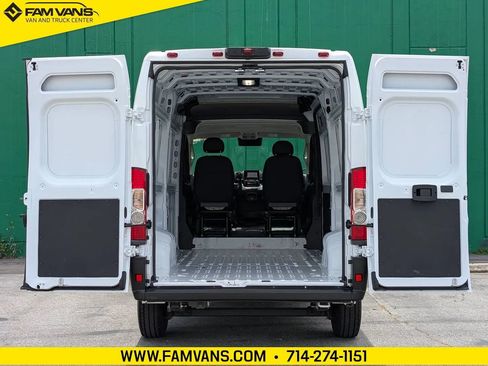Used 2026 RAM ProMaster 2500 w/ Convenience Group FWD image 11