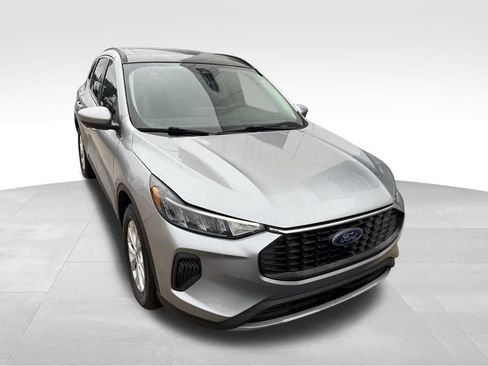 Used 2024 Ford Escape Active w/ Tech Pack #2 AWD/4WD image 4