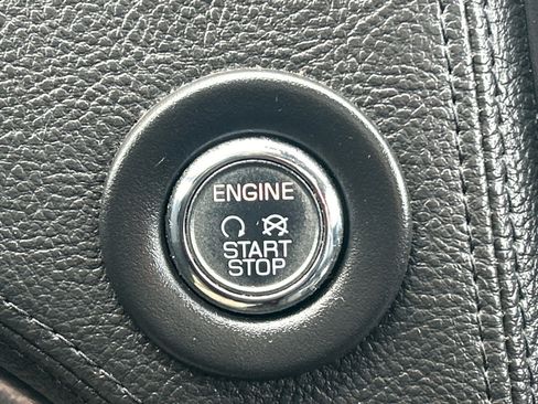 Used 2014 Lincoln MKX AWD w/ Equipment Group 102A image 29