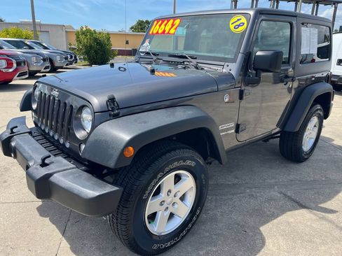 Used 2018 Jeep Wrangler Sport AWD/4WD image 7