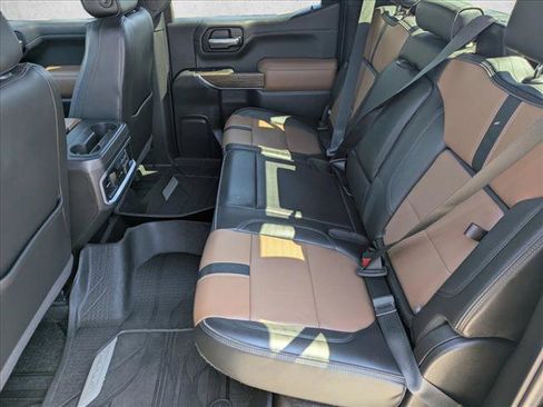 Used 2020 Chevrolet Silverado 1500 High Country w/ Technology Package AWD/4WD image 17