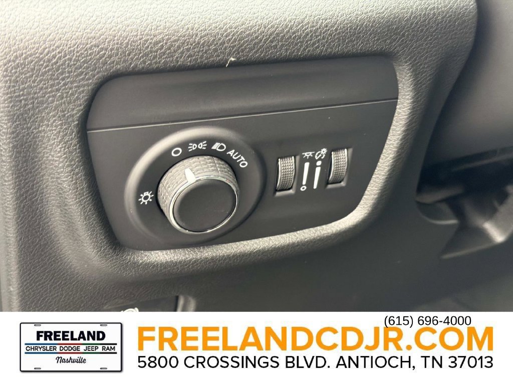 New 2027 Jeep Grand Cherokee Altitude AWD/4WD image 24