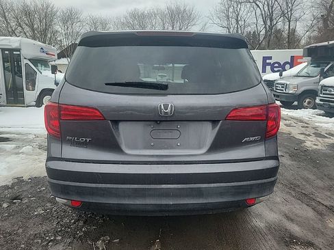 Used 2018 Honda Pilot EX image 5