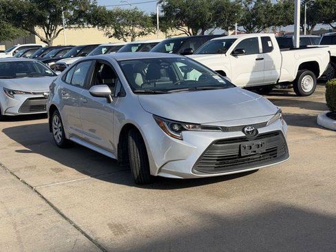 Certified 2026 Toyota Corolla LE FWD image 3