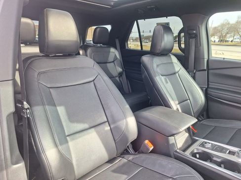 Used 2020 Ford Explorer Limited w/ Class III Trailer Tow Package image 33