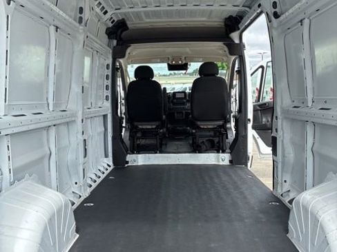 Used 2025 RAM ProMaster 2500 w/ Convenience Group image 14