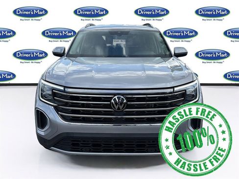 Used 2025 Volkswagen Atlas SE FWD image 2