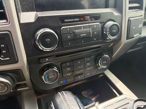 Used 2018 Ford F150 Lariat AWD/4WD image 11