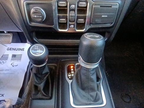 Used 2021 Jeep Wrangler Unlimited Sport w/ Technology Group image 23