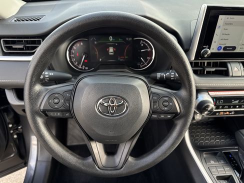 Used 2025 Toyota RAV4 XLE image 17