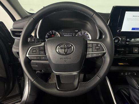 Used 2026 Toyota Highlander XLE AWD/4WD image 13
