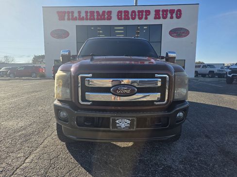 Used 2011 Ford F250 Lariat w/ Lariat Interior Pkg image 2