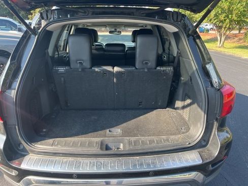 Used 2017 Nissan Pathfinder Platinum image 15