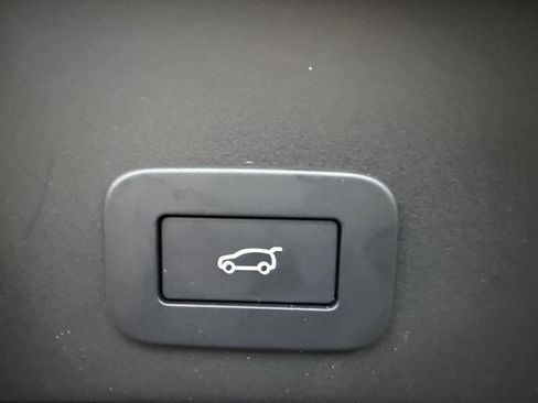 Used 2024 Land Rover Range Rover Evoque Dynamic SE image 24