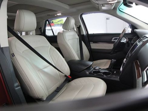 Used 2018 Ford Explorer Platinum AWD/4WD image 59