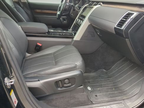 Used 2018 Land Rover Discovery HSE AWD/4WD image 24