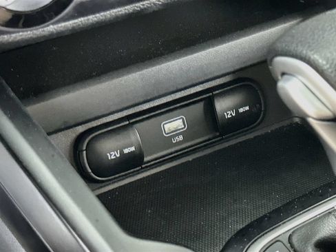 Used 2025 Kia Soul LX w/ LX Technology Package FWD image 28