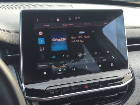 Used 2024 Jeep Compass Latitude image 17