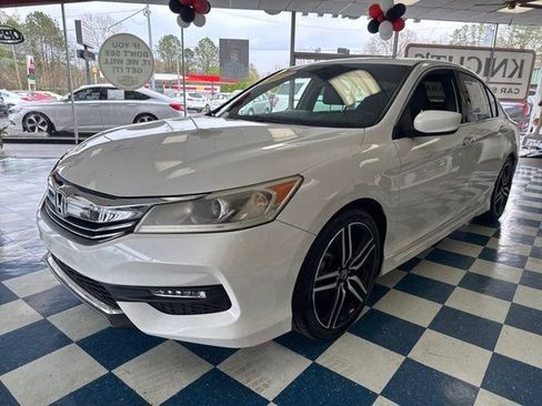 Used 2017 Honda Accord Sport image 3