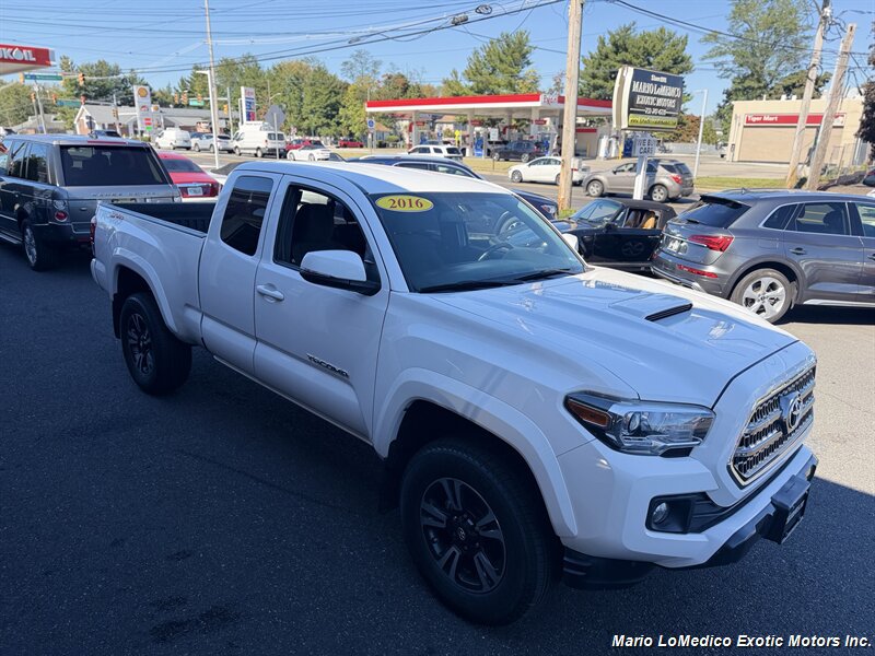 Used 2016 Toyota Tacoma TRD Sport AWD/4WD image 6