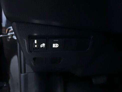 Used 2024 Toyota Corolla Cross LE image 17